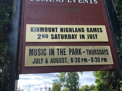 Kinmount entrance sign
