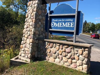 Omemee entrance sign (rear)