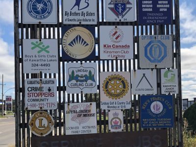 Lindsay Service Club signage