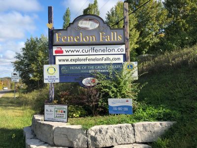Fenelon Falls entrance sign