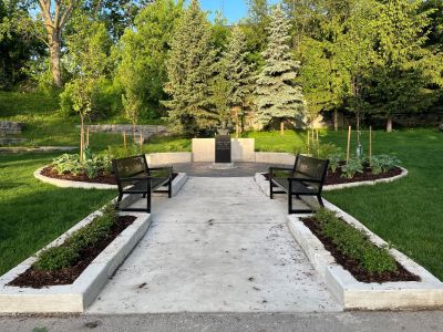 Lindsay, McDonnell Park West - LeRoy Wilson Monument